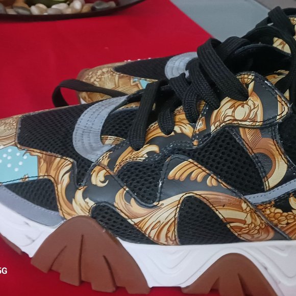 Versace Squalo sneakers baroque print